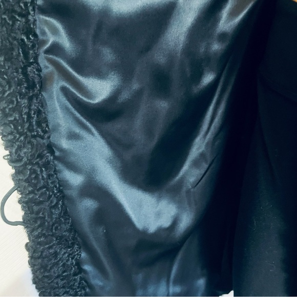 Vintage Persian Lamb Fur Coat. Beautiful Black Fur in Excellent Condition - Picture 6 of 8